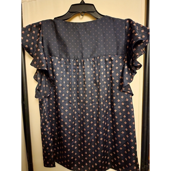 Top - Picture 2 of 3